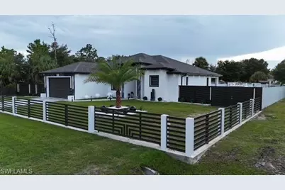 611 Lake Ave, Lehigh Acres, FL 33972 - Photo 3