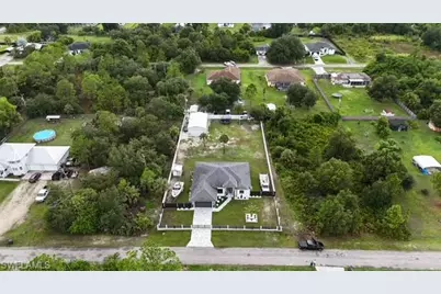 611 Lake Ave, Lehigh Acres, FL 33972 - Photo 5