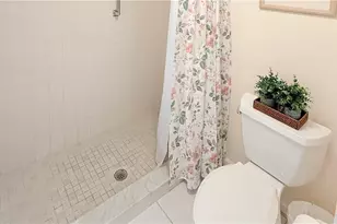 6945 Dennis Cir, Naples, FL 34104 - Photo 17