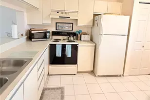6945 Dennis Cir, Naples, FL 34104 - Photo 23