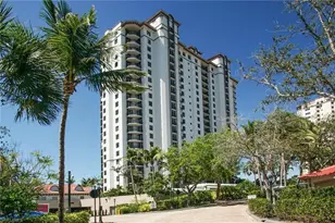 7225 Pelican Bay Blvd, Naples, FL 34108 - Photo 27