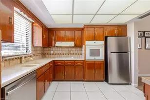4216 SE 4th Pl, Cape Coral, FL 33904 - Photo 5