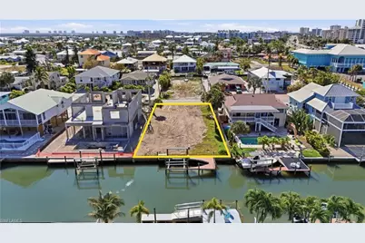 129 Curlew St, Fort Myers Beach, FL 33931 - Photo 9