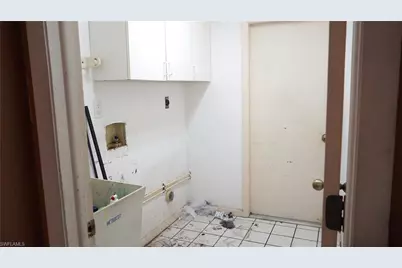 127 SE 12th Pl, Cape Coral, FL 33990 - Photo 17