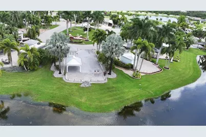 10210 Surfwood Ct, Fort Myers, FL 33905 - Photo 7