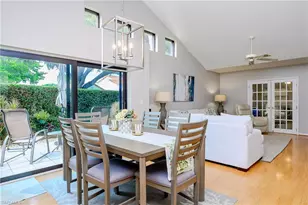 524 Beachwalk Cir, Naples, FL 34108 - Photo 5