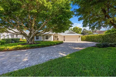 8137 Ronda Ct, Naples, FL 34109 - Photo 25