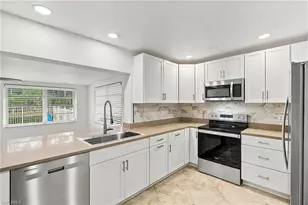 27268 Jolly Roger Ln, Bonita Springs, FL 34135 - Photo 5