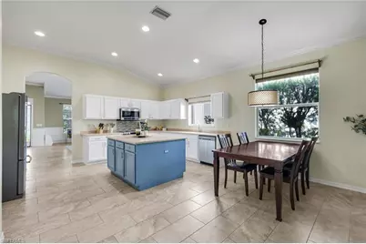 2095 Sagebrush Cir, Naples, FL 34120 - Photo 7
