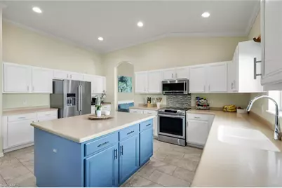 2095 Sagebrush Cir, Naples, FL 34120 - Photo 9