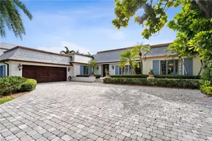 1060 Galleon Dr, Naples, FL 34102 - Photo 3