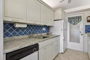 2150 Gulf Shore Blvd N, Naples, FL 34102 - Photo 13