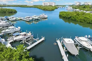420 Cove Tower Dr, Naples, FL 34110 - Photo 3