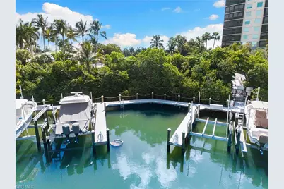 420 Cove Tower Dr #804, Naples, FL 34110 - Photo 5