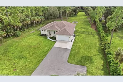 1264 14th Ave NE, Naples, FL 34120 - Photo 5