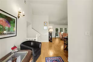 494 Chatham Cir, Naples, FL 34110 - Photo 5