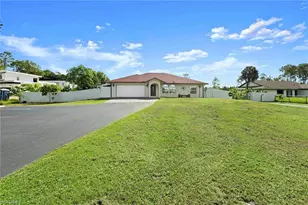 2070 39th St SW, Naples, FL 34117 - Photo 31