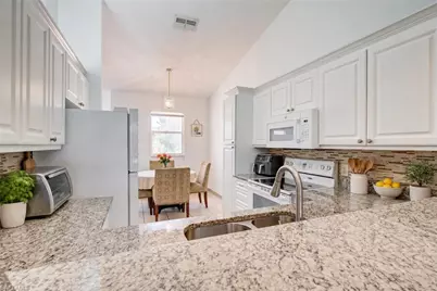 475 Robin Hood Cir #202, Naples, FL 34104 - Photo 9