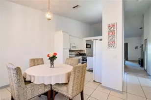 475 Robin Hood Cir, Naples, FL 34104 - Photo 11