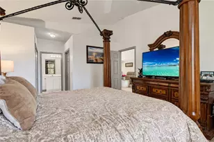 475 Robin Hood Cir, Naples, FL 34104 - Photo 15