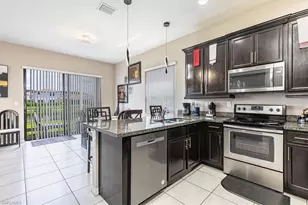 8732 Madrid Cir, Naples, FL 34104 - Photo 9
