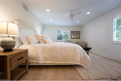 360 10th Ave S #B100, Naples, FL 34102 - Photo 23