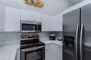 56 Silver Oaks Cir, Naples, FL 34119 - Photo 13