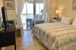 6585 Nicholas Blvd, Naples, FL 34108 - Photo 11