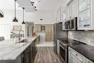 141 Bristol Ln, Naples, FL 34112 - Photo 7