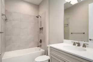2306 Marquesa Cir, Naples, FL 34112 - Photo 25