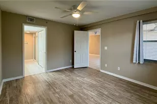 9640 Victoria Ln, Naples, FL 34109 - Photo 11