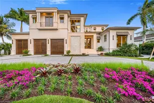 1935 5th St S, Naples, FL 34102 - Photo 3