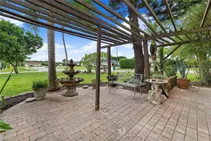 511 Eastwood Dr, Naples, FL 34110 - Photo 29