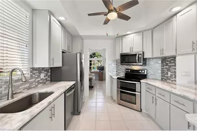 3826 Huelva Ct, Naples, FL 34109 - Photo 9