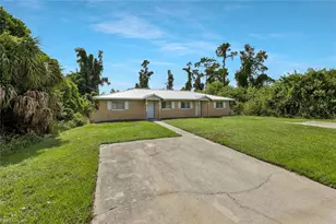 17434 / 17436 E Carnegie Circle, Fort Myers, FL 33967 - Photo 23