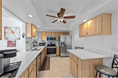 702 SE 10th Ave, Cape Coral, FL 33990 - Photo 7