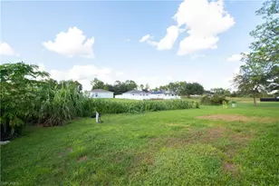 2618 Helen Cir, Lehigh Acres, FL 33971 - Photo 21