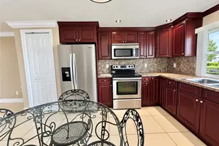 164 Cape Sable Dr, Naples, FL 34104 - Photo 5