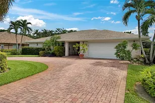 2264 Imperial Golf Co Blvd, Naples, FL 34110 - Photo 25