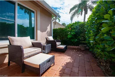 6041 Westbourgh Dr, Naples, FL 34112 - Photo 3