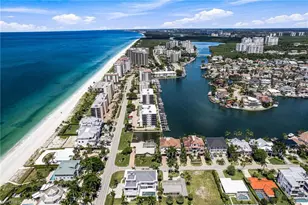 10420 Gulf Shore Dr, Naples, FL 34108 - Photo 7