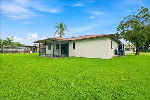 3055 53rd St SW, Naples, FL 34116 - Photo 27