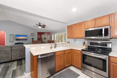 4105 21st St SW, Lehigh Acres, FL 33976 - Photo 7