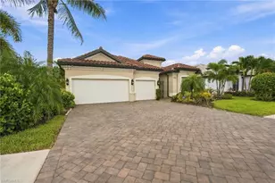 2324 Grenadines Way, Naples, FL 34120 - Photo 5