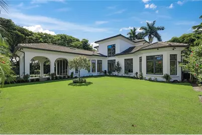 1609 Chinaberry Way, Naples, FL 34105 - Photo 5