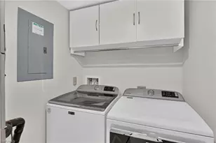 7707 Jewel Ln, Naples, FL 34109 - Photo 15