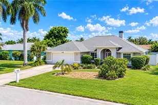 1727 SE 8th Ave, Cape Coral, FL 33990 - Photo 5