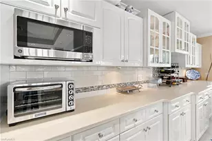 9517 Gulf Shore Dr, Naples, FL 34108 - Photo 9