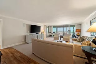 10691 Gulf Shore Dr, Naples, FL 34108 - Photo 13