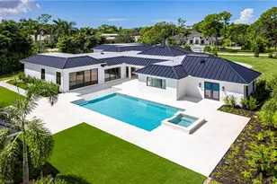 620 Carica Rd, Naples, FL 34108 - Photo 3